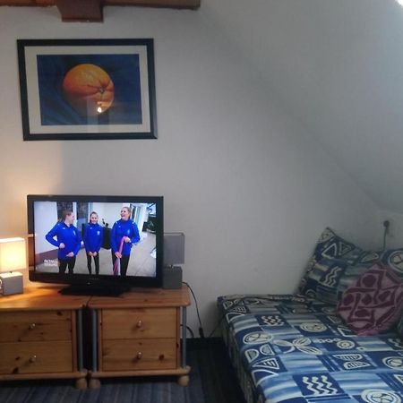 Neukalener Stadthaus Zum Alten Schmied ภายนอก รูปภาพ