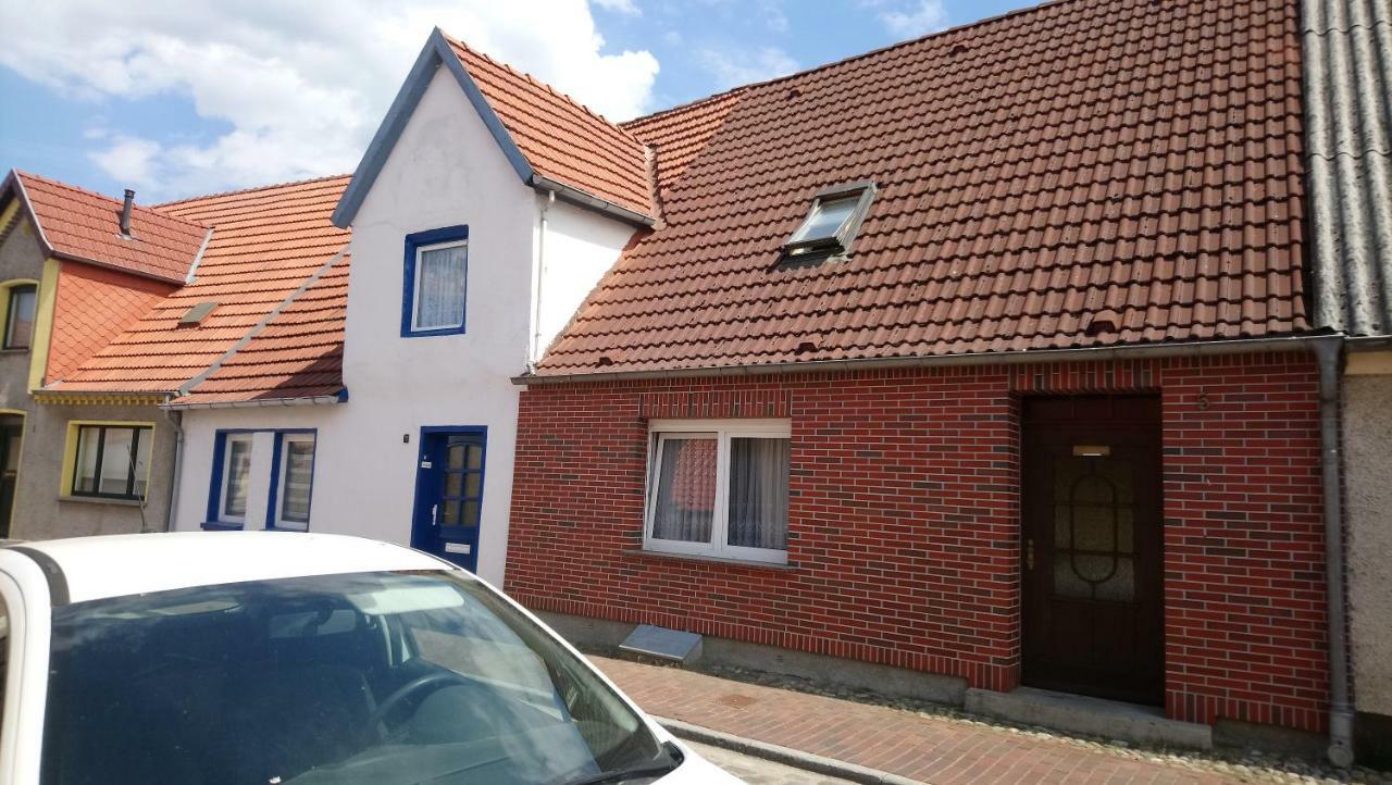 Neukalener Stadthaus Zum Alten Schmied ภายนอก รูปภาพ
